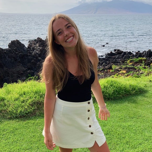 Meet your Posher, Sarah - Picture 1 of 1